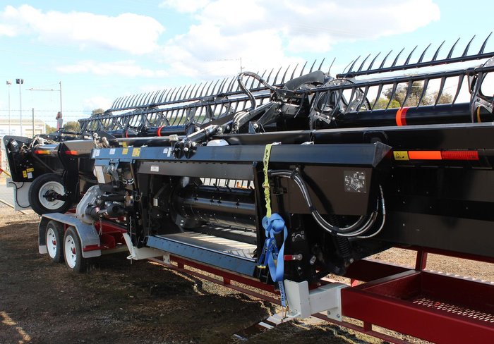 0 MacDon D140 Rigid Draper 40Ft Front Black