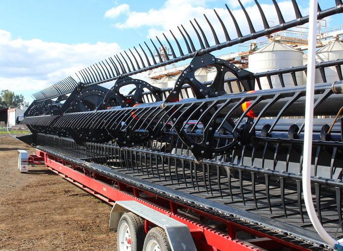 0 MacDon D140 Rigid Draper 40Ft Front Black