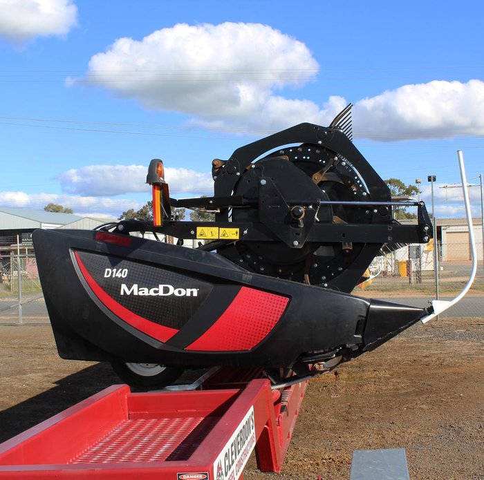 0 MacDon D140 Rigid Draper 40Ft Front Black