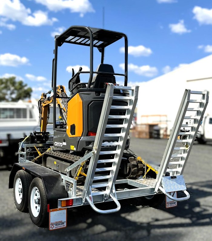 CASE CE Cx17d Mini Excavator, Trailer And Buckets
