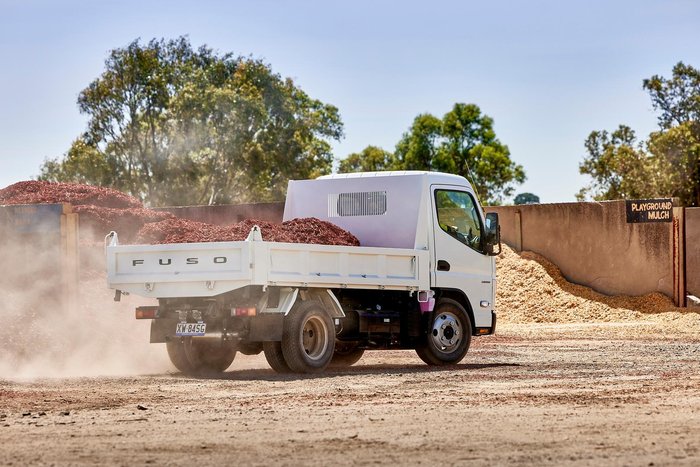 2025 Fuso Canter 615 Tipper WHITE