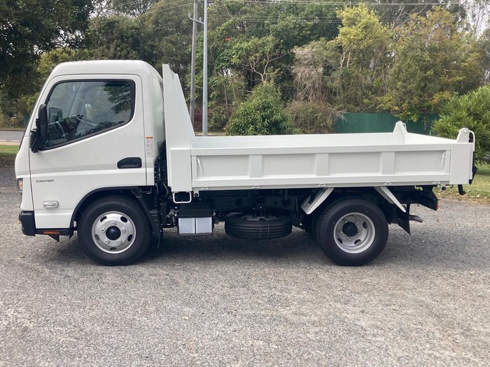2025 Fuso Canter 615 Tipper WHITE