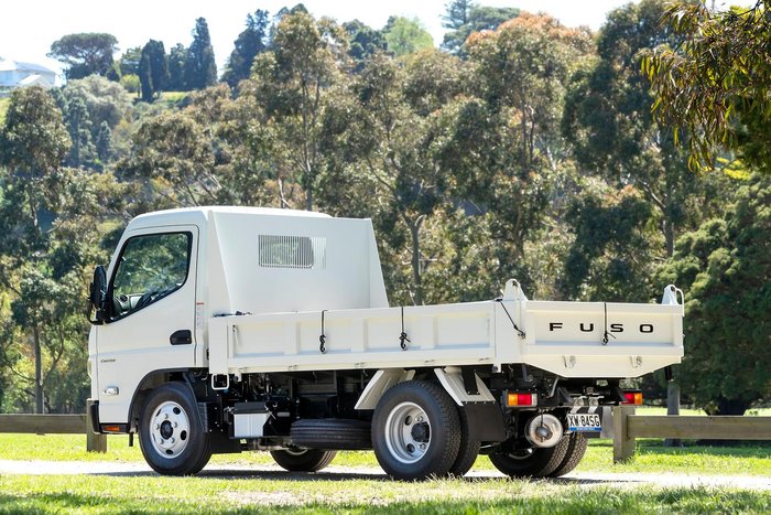 2025 Fuso Canter 615 Tipper WHITE