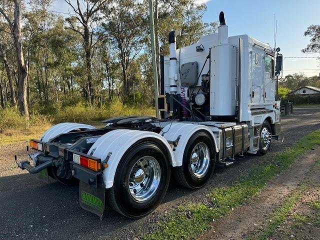 2015 Kenworth K200 Flat Roof, 600Hp, 18Sp 