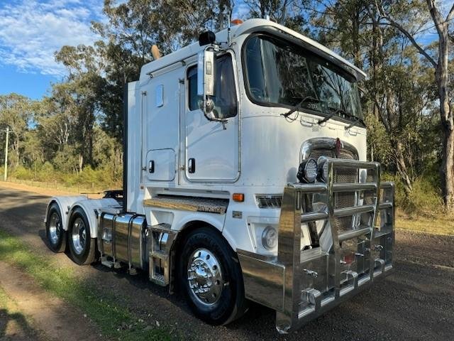 2015 Kenworth K200 Flat Roof, 600Hp, 18Sp 