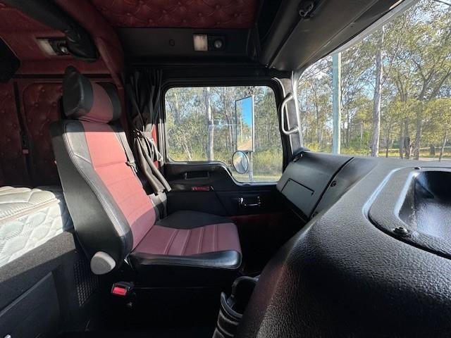 2015 Kenworth K200 Flat Roof, 600Hp, 18Sp 