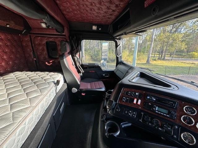 2015 Kenworth K200 Flat Roof, 600Hp, 18Sp 