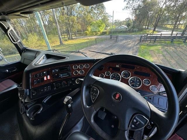 2015 Kenworth K200 Flat Roof, 600Hp, 18Sp 