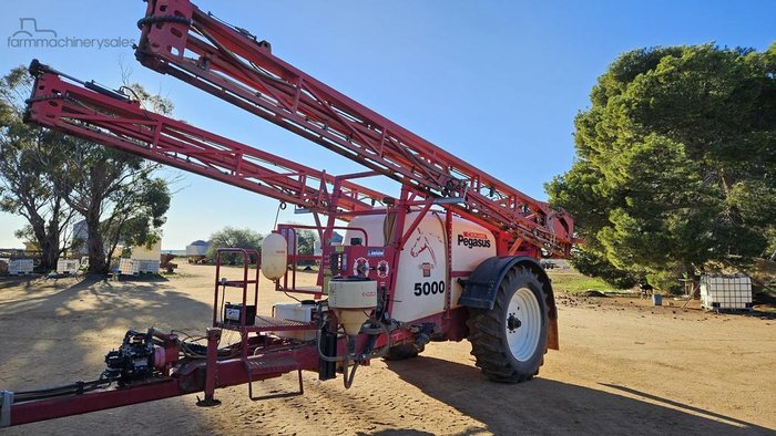 2011 CROPLANDS Pegasus 5030 Red