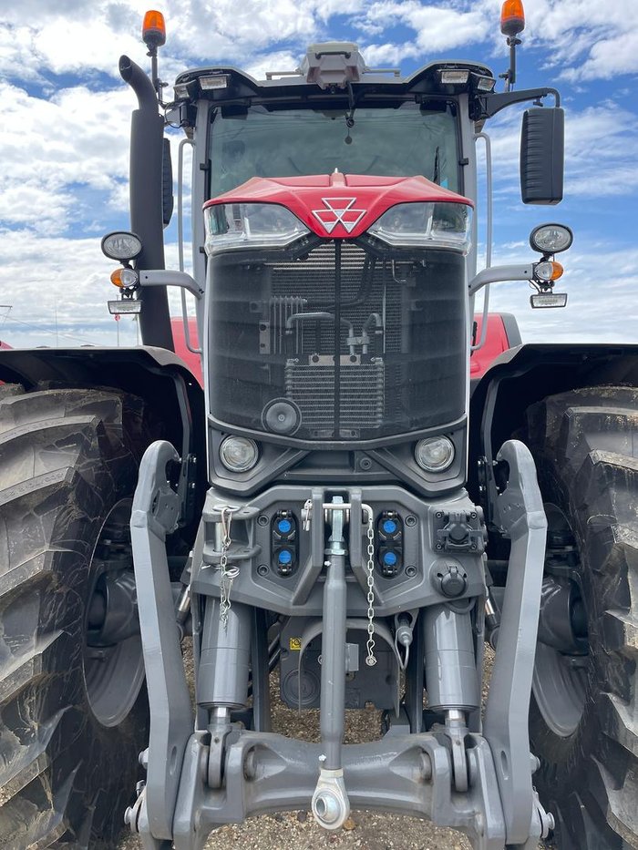 Massey Ferguson 8.S 205