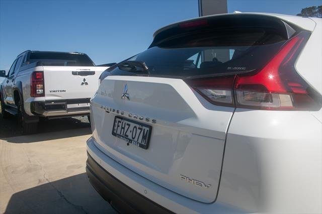 2023 MITSUBISHI Eclipse Cross ES