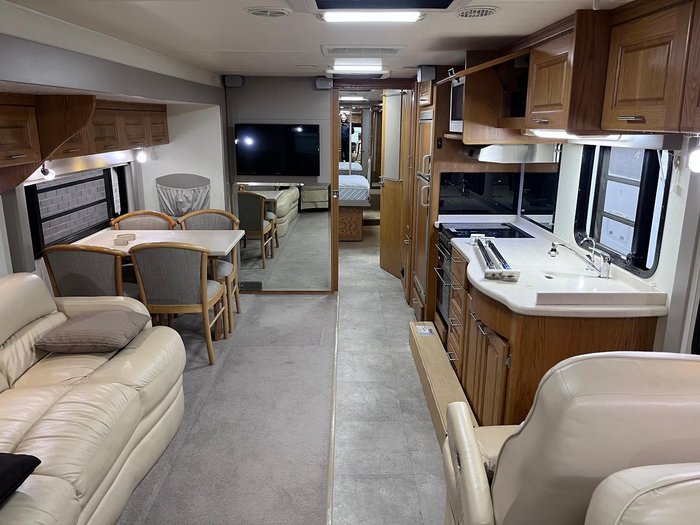 2007 Winnebago Classic 4094Sl