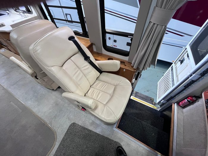 2007 Winnebago Classic 4094Sl