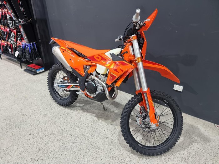 2025 KTM 500 EXC-F Six Days EXC-F Orange