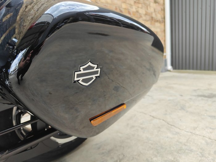 2024 HARLEY-DAVIDSON SPORT GLIDE 107 (FLSB) ROAD BLACK