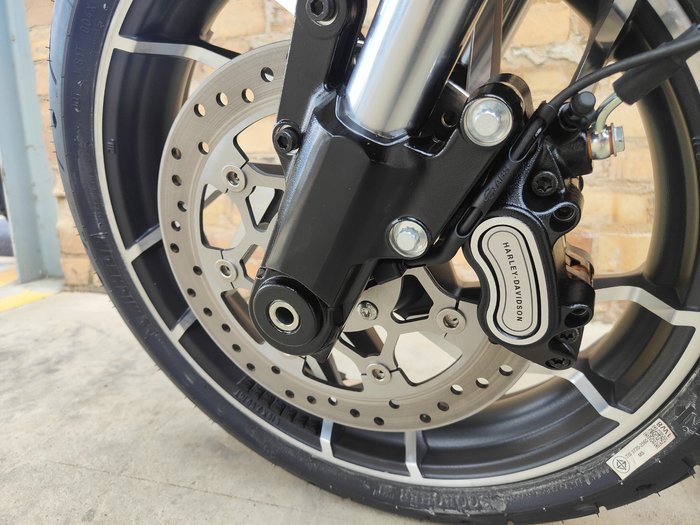 2024 HARLEY-DAVIDSON SPORT GLIDE 107 (FLSB) ROAD BLACK