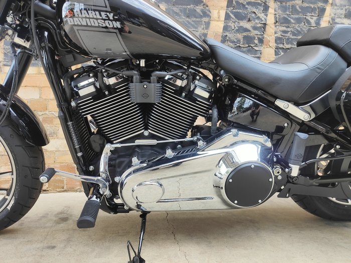 2024 HARLEY-DAVIDSON SPORT GLIDE 107 (FLSB) ROAD BLACK