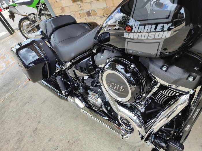 2024 HARLEY-DAVIDSON SPORT GLIDE 107 (FLSB) ROAD BLACK