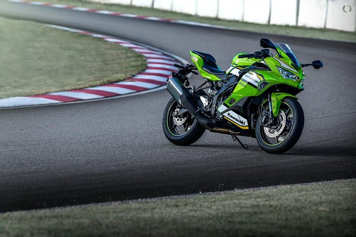 2025 Kawasaki Ninja ZX-4RR KRT Edition Ninja Green