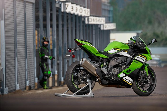 2025 Kawasaki Ninja ZX-4RR KRT Edition Ninja Green