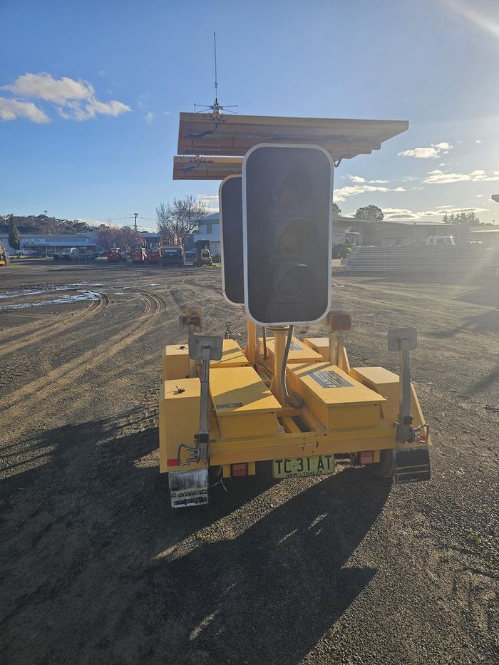 2015 Bartco Portable Traffic Lights Yellow