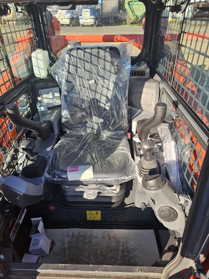 2025 Kubota Svl97-2Chf-Au Orange