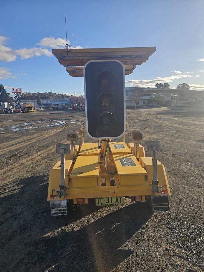 2015 Bartco Portable Traffic Lights Yellow