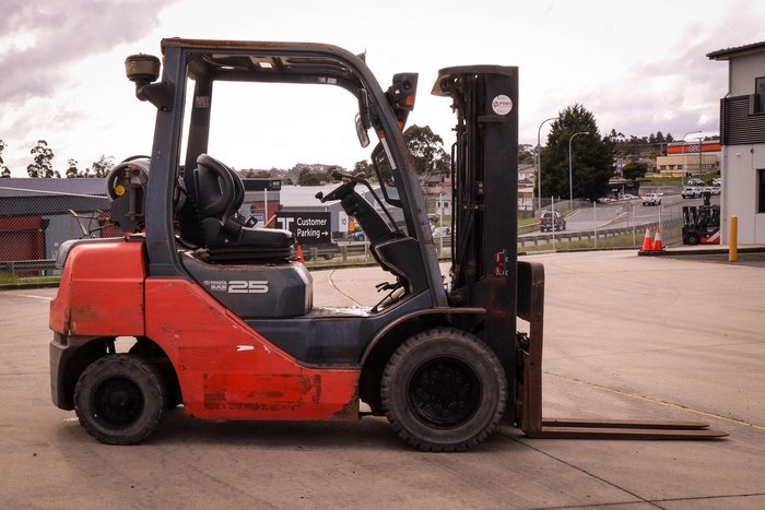 2011 Toyota 32-8Fg25