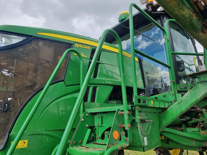 2014 John Deere R4045 Green