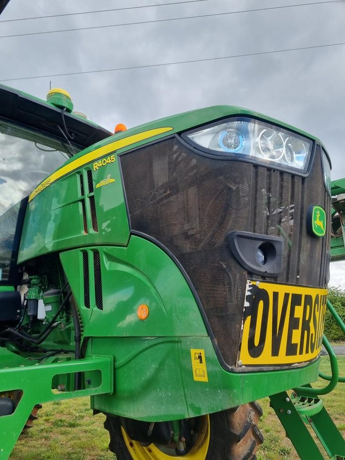 2014 John Deere R4045 Green