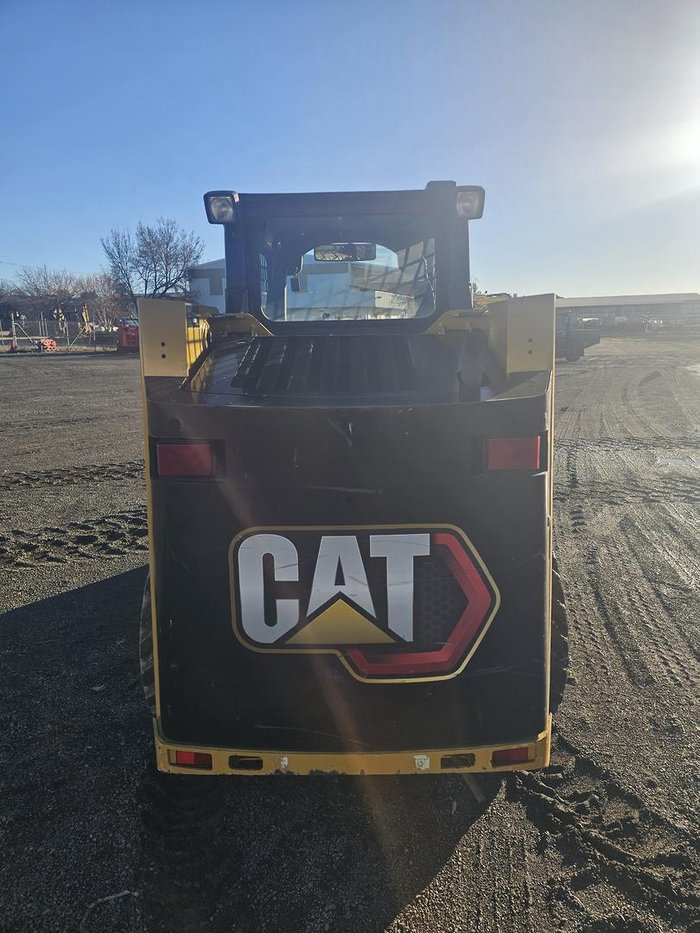 2022 Caterpillar 216B3 Yellow