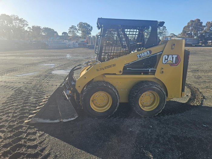 2022 Caterpillar 216B3 Yellow