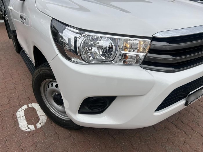 2024 Toyota Hilux SR