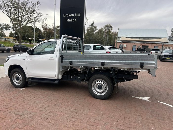 2024 Toyota Hilux SR
