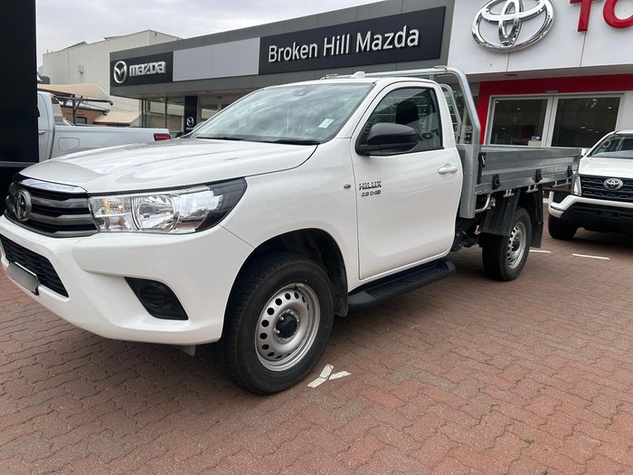 2024 Toyota Hilux SR