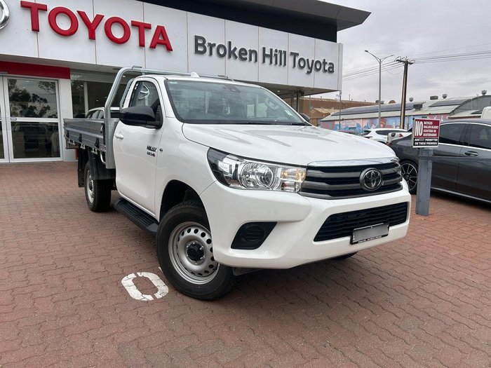 2024 Toyota Hilux SR