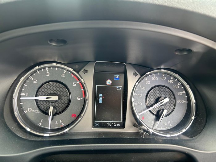 2024 Toyota Hilux SR