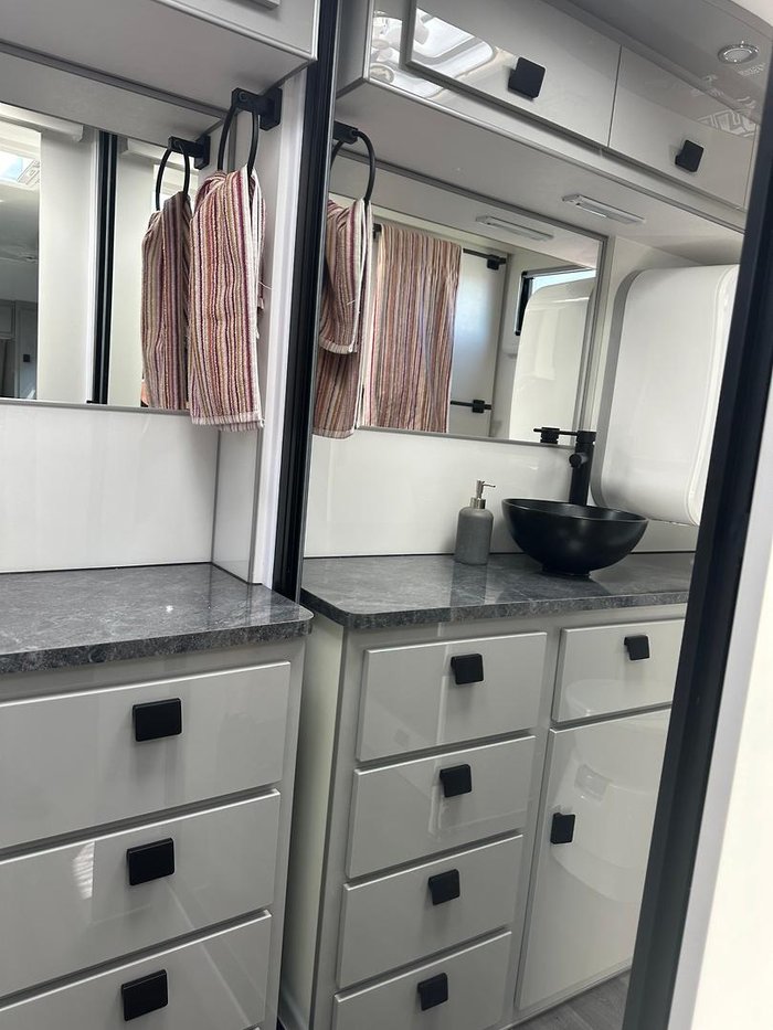 2024 JB Caravans 2024 Dirt Road Extreme 20*6 Cafe Lounge Kk