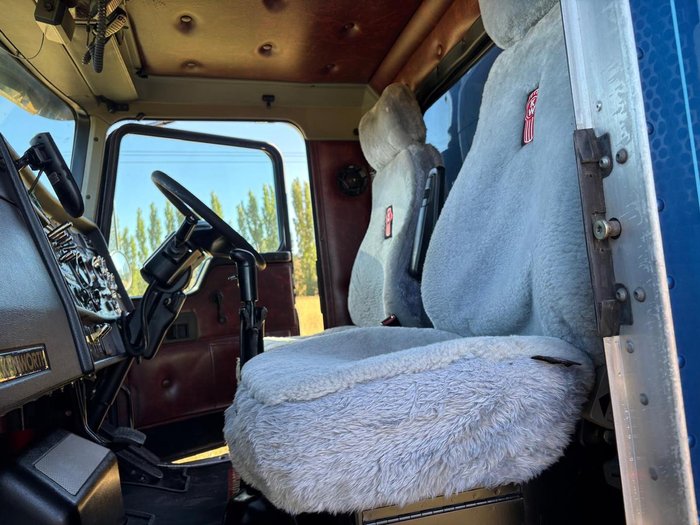 2007 Kenworth T350 Blue