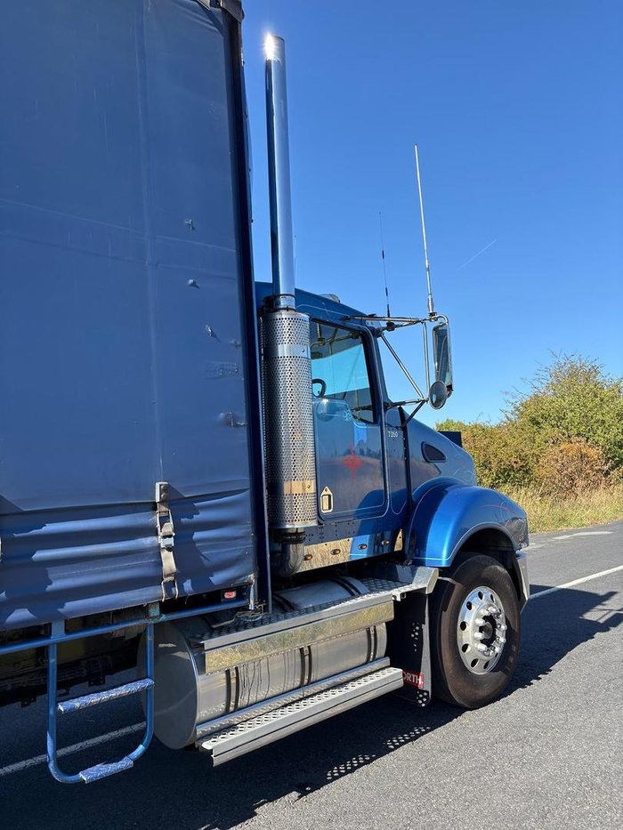 2007 Kenworth T350 Blue