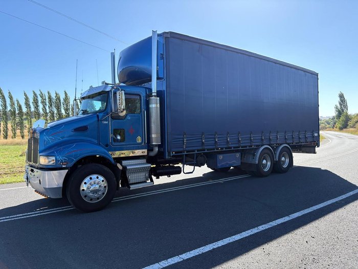 2007 Kenworth T350 Blue