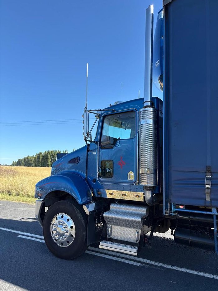 2007 Kenworth T350 Blue