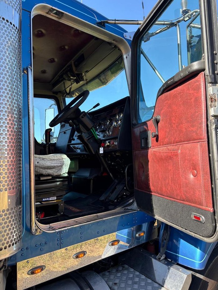 2007 Kenworth T350 Blue