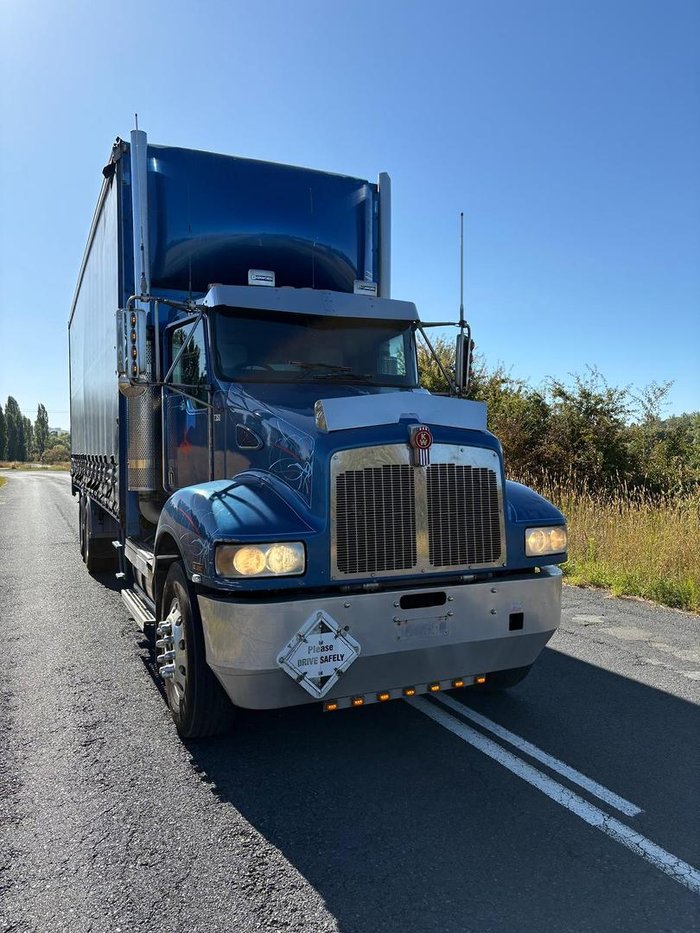 2007 Kenworth T350 Blue