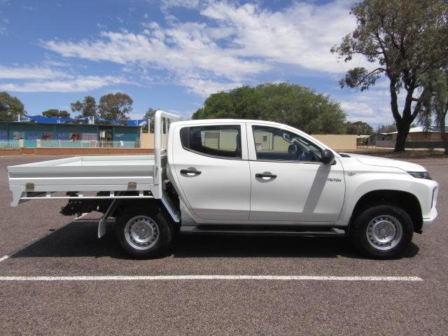 2023 Mitsubishi Triton GLX
