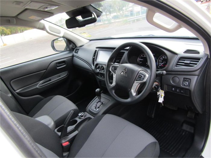 2023 Mitsubishi Triton GLX