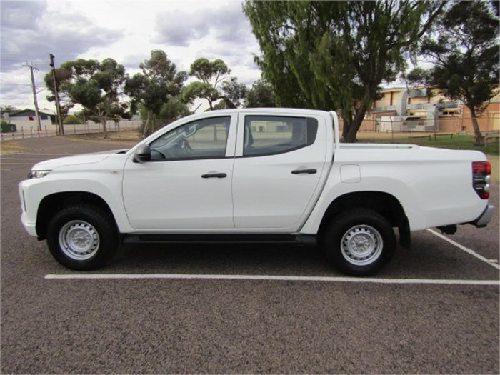 2023 Mitsubishi Triton GLX