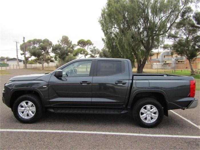 2024 Mitsubishi Triton GLX+
