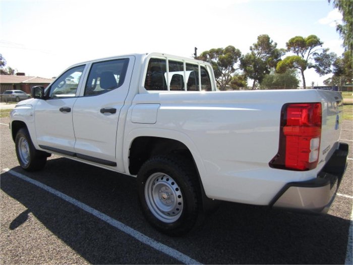 2024 Mitsubishi Triton GLX