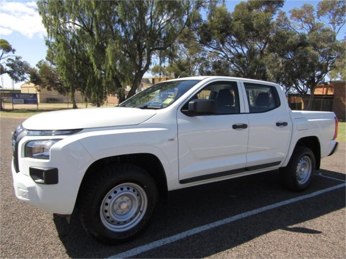 2024 Mitsubishi Triton GLX
